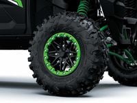 Tall 31-inch Maxxis Carnivore tires provide awesome off-road traction in dirt, gravel, and, of course, rocks.