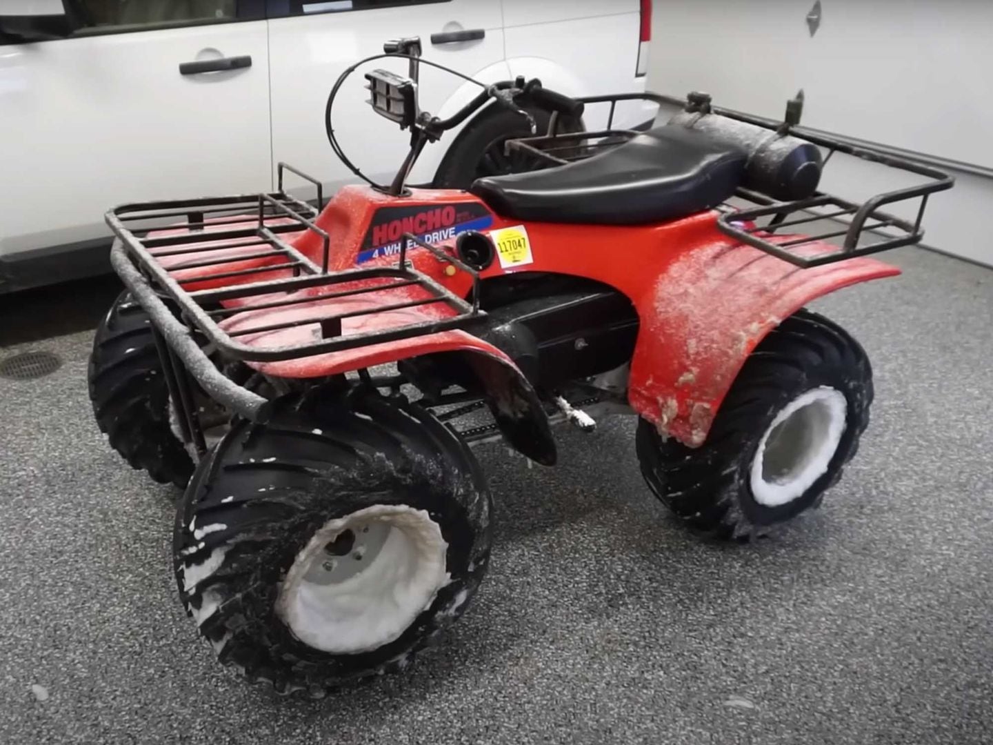 NextImg:Watch This Dude Snag a Sweet Honcho