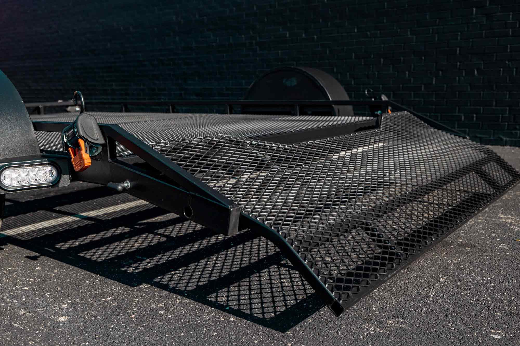 The patented rear ramp makes loading and unloading ultra simple.
